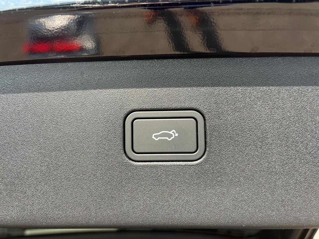 Volvo EX30 Single Motor Extended Range Plus 69 kWh | Getinte Ramen | nieuw uit voorraad | LAAGSTEPRIJS garantie