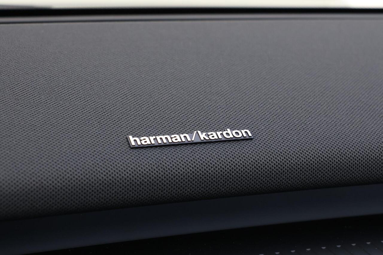 Volvo EX30 Single Motor Extended Range Plus 69 kWh - Adaptive Cruise Control - Pilot Assist - BLIS dodehoekassistentie - Harman Kardon premium audio - Keyless Drive - Elektr. bedienbare achterklep - Parkeersensoren voor & achter - Parkeercamera achter - Google infot