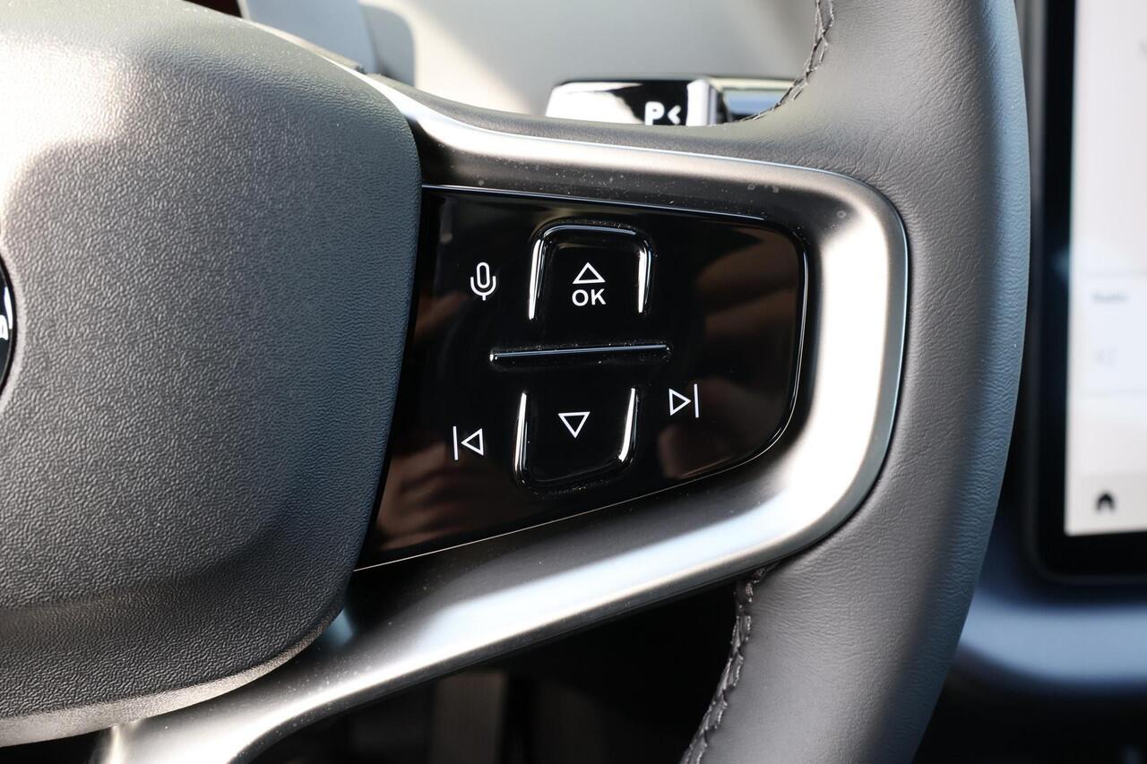 Volvo EX30 Single Motor Extended Range Plus 69 kWh - Adaptive Cruise Control - Pilot Assist - BLIS dodehoekassistentie - Harman Kardon premium audio - Keyless Drive - Elektr. bedienbare achterklep - Parkeersensoren voor & achter - Parkeercamera achter - Google infot