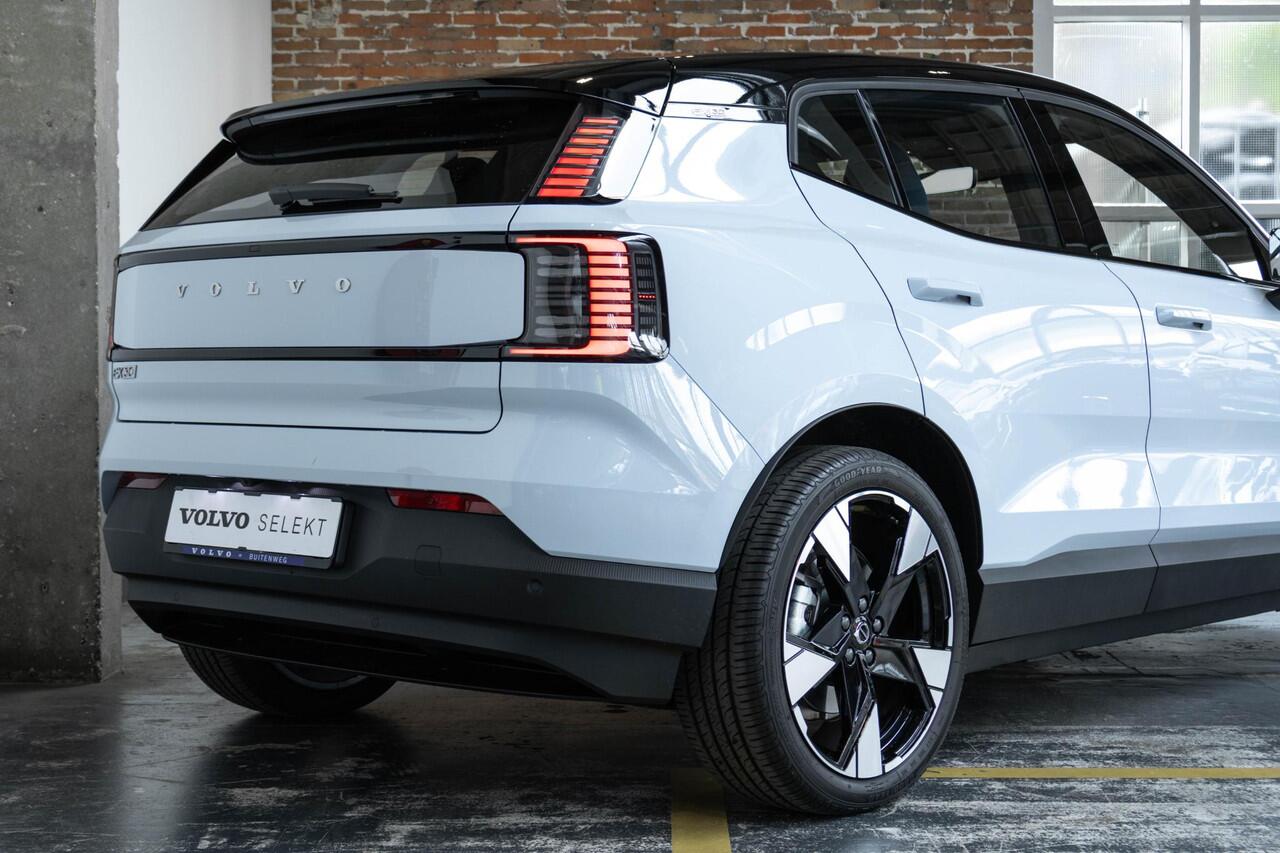 Volvo EX30 Single Motor Extended Range Plus 69 kWh | Harman Kardon Premium audio | Electrische bedienbare voorstoelen | Stoelverwarming | Stuurwielverwarming | Google infotainment | 20'' Lichtmetalen velgen | Warmtepomp |