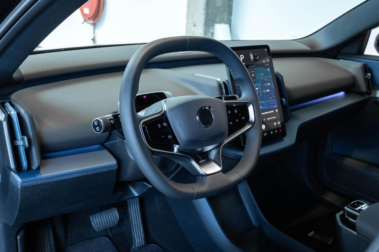 Volvo EX30 Single Motor Extended Range Plus 69 kWh | Incl. Volvo Verlengde garantie | Harman Kardon premium audio | Google infotainment | Warmtepomp | Brake Assist system | Parkeer sensoren voor + achter | Parkeercamera | Volvo on Call | Keyless entree