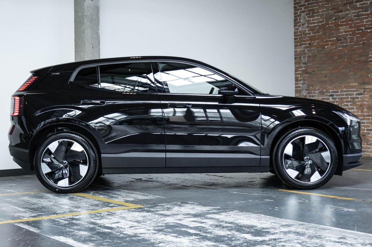 Volvo EX30 Single Motor Extended Range Plus 69 kWh | Incl. Volvo Verlengde garantie | Harman Kardon premium audio | Google infotainment | Warmtepomp | Brake Assist system | Parkeer sensoren voor + achter | Parkeercamera | Volvo on Call | Keyless entree