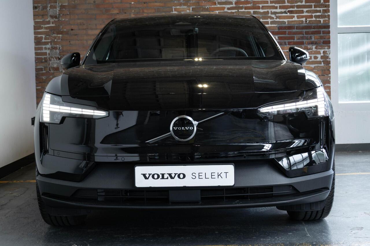 Volvo EX30 Single Motor Extended Range Plus 69 kWh | Incl. Volvo Verlengde garantie | Harman Kardon premium audio | Google infotainment | Warmtepomp | Brake Assist system | Parkeer sensoren voor + achter | Parkeercamera | Volvo on Call | Keyless entree