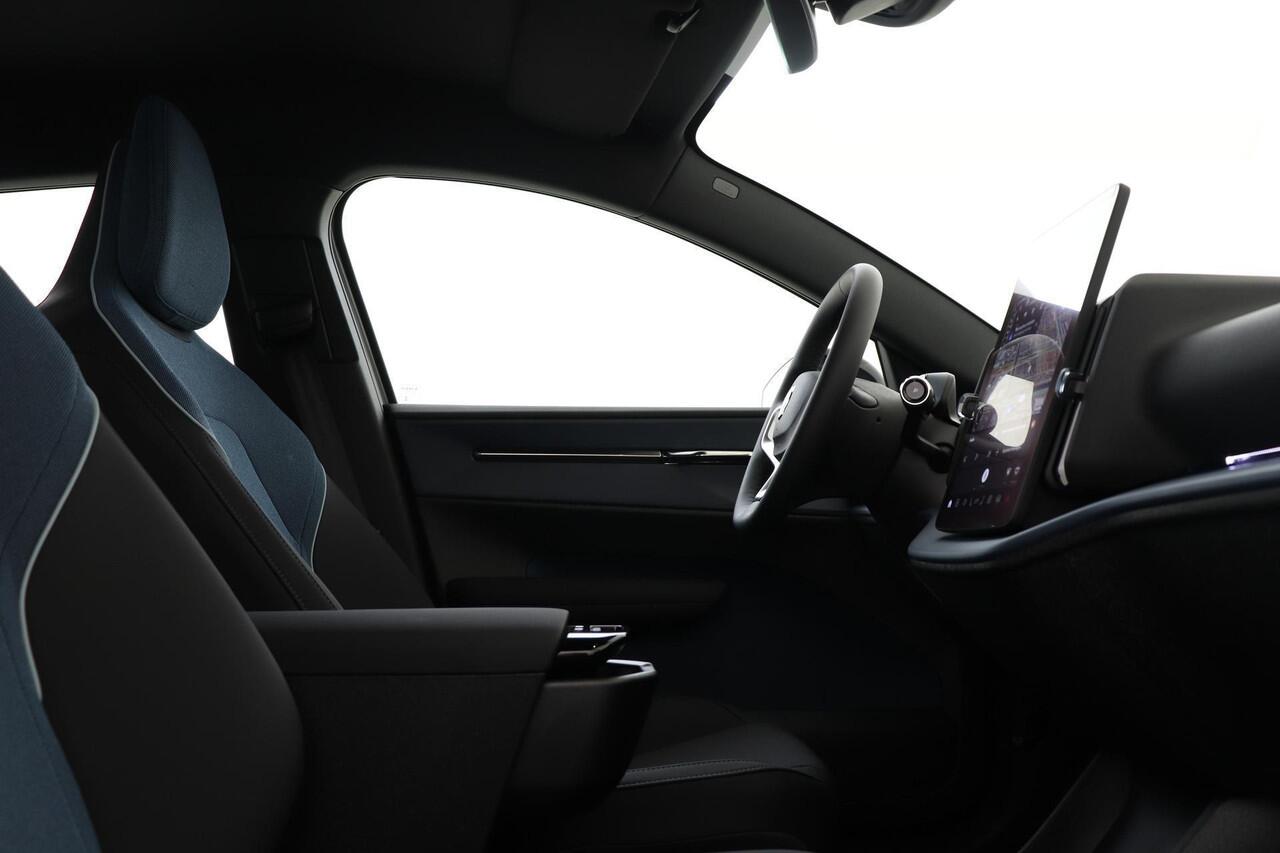 Volvo EX30 SINGLE MOTOR EXTENDED RANGE 69 kWh -CAMERA|HK-AUDIO|ADAP.CRUISE|BLIS|20"