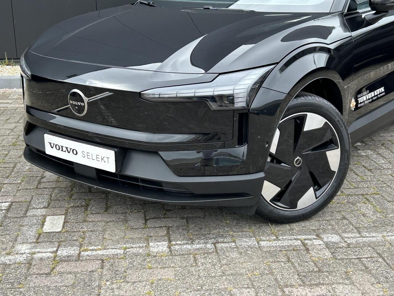 Volvo EX30 Single Motor Extended Range Ultra 69 kWh Panorama dak / 360 camera / Harman Kardon / Extra getint glas