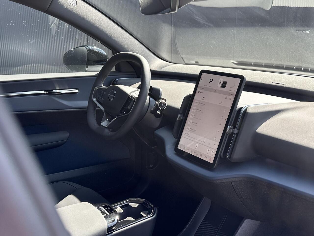 Volvo EX30 Single Motor Extended Range Plus 69 kWh climate line/ electrisch verstelbare voorstoelen