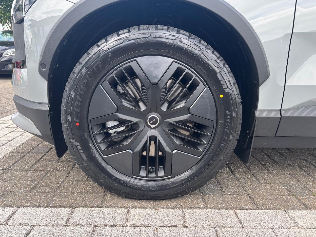 Volvo EX30 Cross Country Twin Motor Performance Ultra 69 kWh | Panoramadak | 360 Graden Camera | Harman/Kardon |