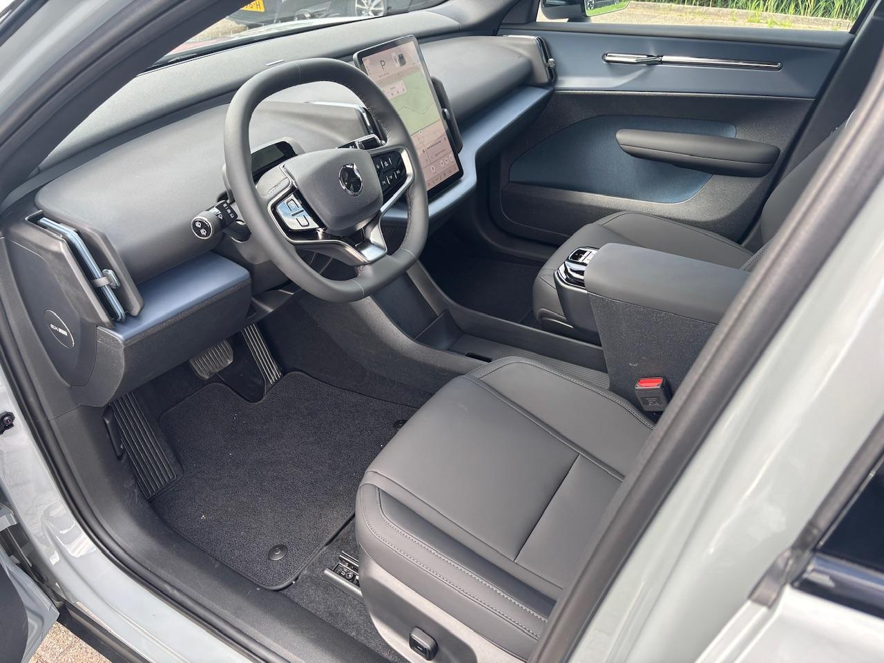 Volvo EX30 Cross Country Twin Motor Performance Ultra 69 kWh | Panoramadak | 360 Graden Camera | Harman/Kardon |