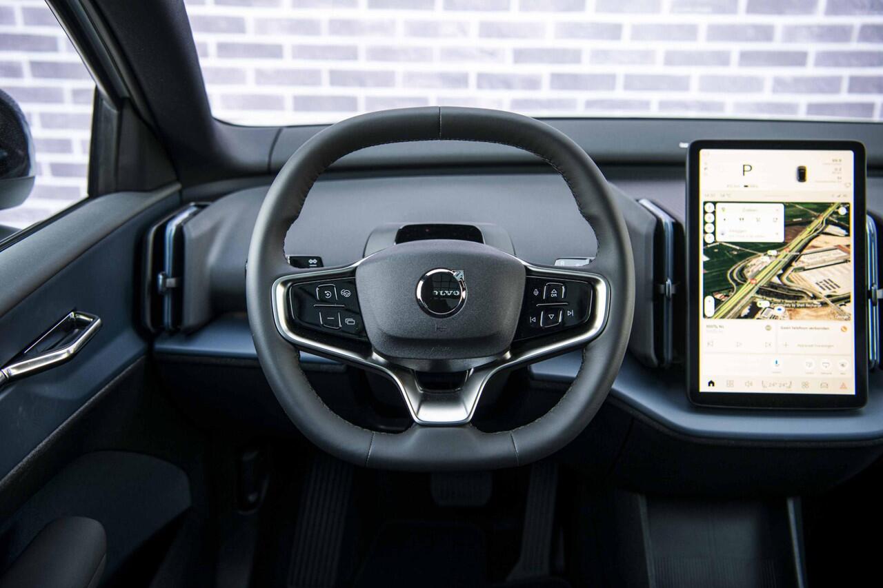 Volvo EX30 Cross Country Twin Motor Performance Ultra | Google | Longe Range | 4x4 | Adaptieve Cruise | Stoel-/Stuurverwarming | Keyless | 360 Camera | Panoramadak | Elektr. Stoelen | Harman Kardon Audio | Elek. Achterklep | Getint Glas