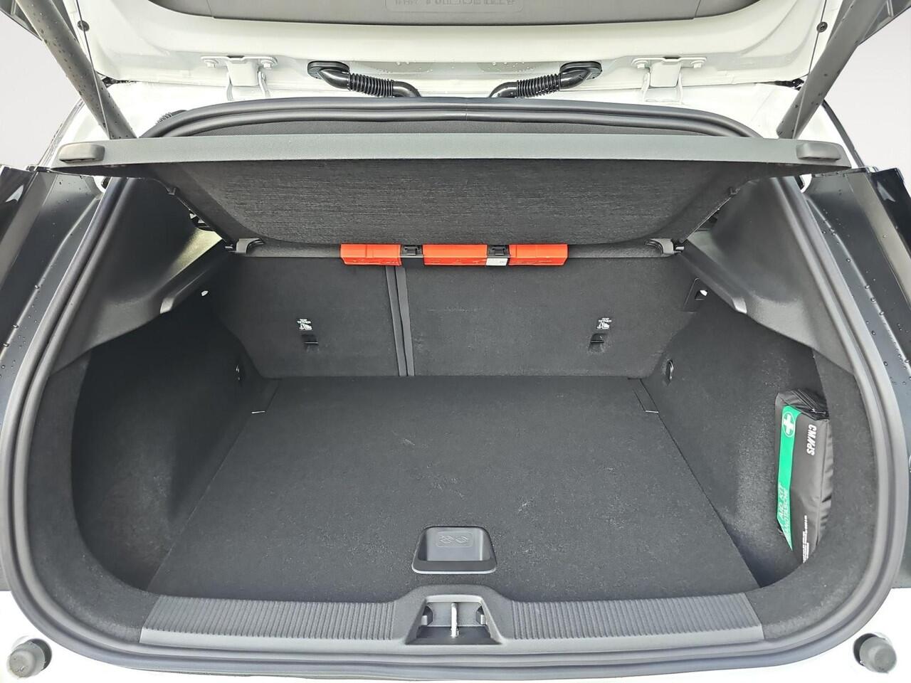 Volvo EX30 Single Motor Extended Range Plus 69 kWh | Stoelverwarming | Harman/Kardon | Keyless Entry | Sfeerverlichting |