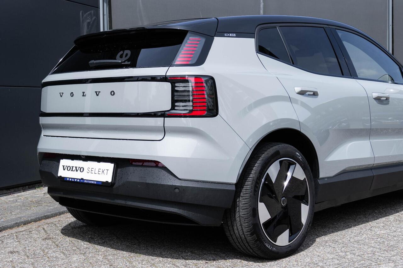 Volvo EX30 Single Motor Extended Range Plus 69 kWh | Getint Glas Achter | Pine Interieur | Adaptieve Cruise Control | Keyless Entry | Parkeersensoren | Dodehoekdetectie Met Correctie | Apple Carplay/Android Auto | Rijstrooksensor Met Correctie