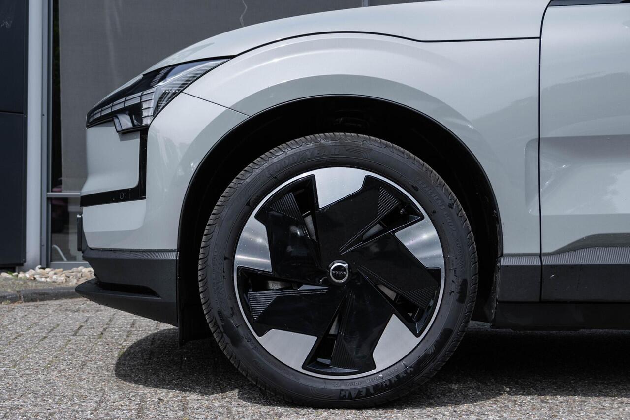 Volvo EX30 Single Motor Extended Range Plus 69 kWh | Getint Glas Achter | Pine Interieur | Adaptieve Cruise Control | Keyless Entry | Parkeersensoren | Dodehoekdetectie Met Correctie | Apple Carplay/Android Auto | Rijstrooksensor Met Correctie
