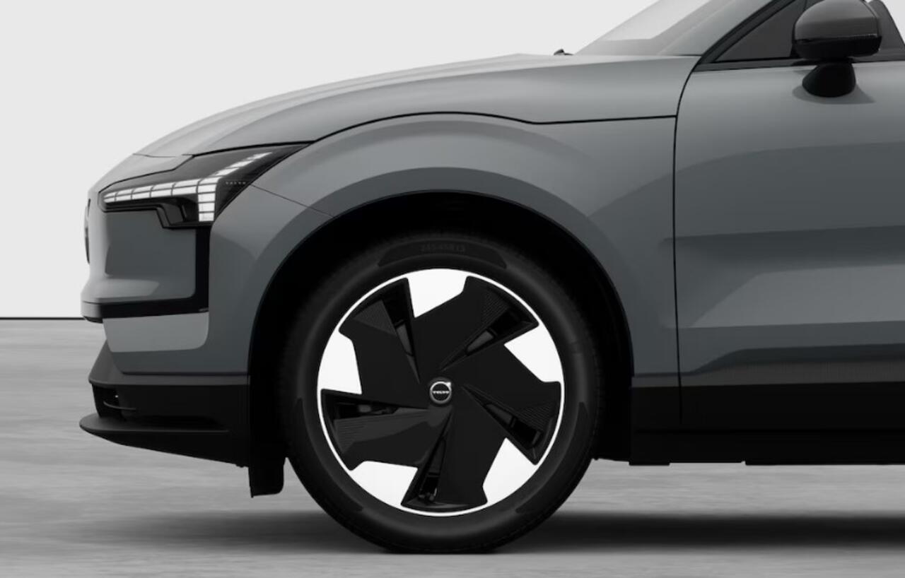 Volvo EX30 272PK Automaat Single Ext. Range Plus Europa / Elektrische stoelen met geheugen / Stoel - en stuurwielverwarming / Harman Kardon audio / Elektrische achterklep / Keyless entry / Adaptieve Cruise Control / BLIS / Dodehoek Detectie / Parkeersensoren voor en