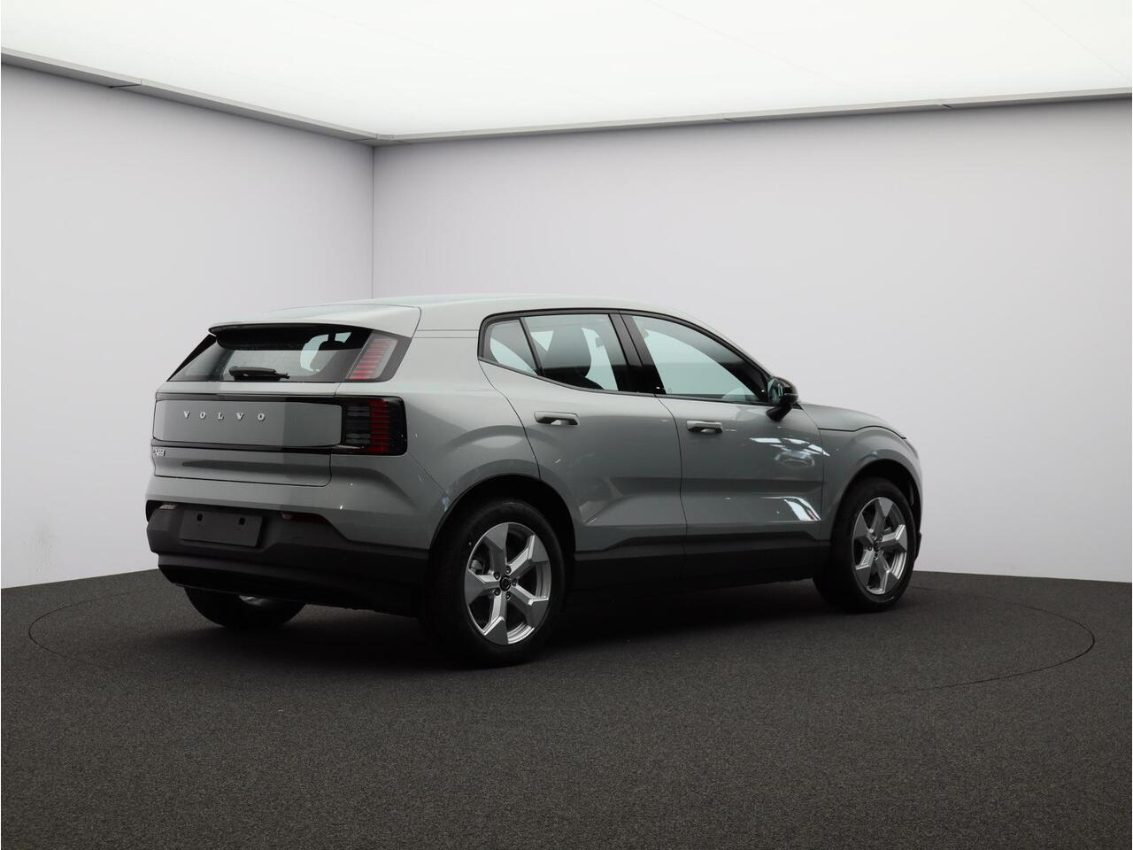 Volvo EX30 Single Motor Essential 51 kWh / Snel Leverbaar / Stoel+Stuurverwarming / Parkeercamera / Fiscalewaarde ¤35.105,- /