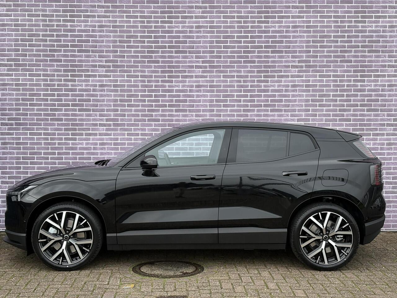 Volvo EX30 Twin Motor Performance Europa Sport 69 kWh 17% Bijtelling | Mist interieur | 360° camera | BLIS | Adaptieve cruise controle | Panorama dak |