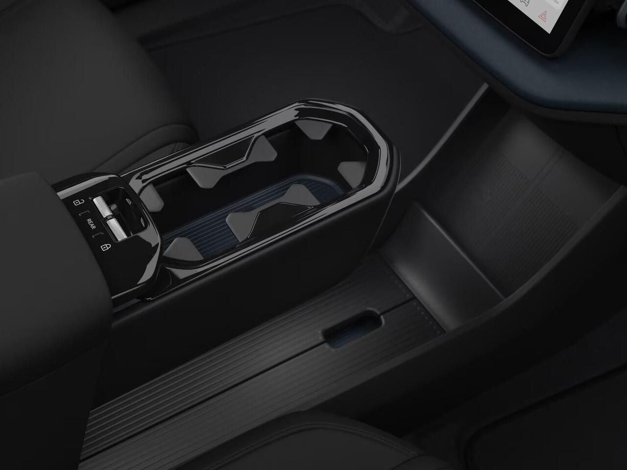 Volvo EX30 Single Motor Extended Range Plus Leverbaar in 2025 met 17% bijtelling / 20" velgen / Privacy Glass / Dak in Glossy Black