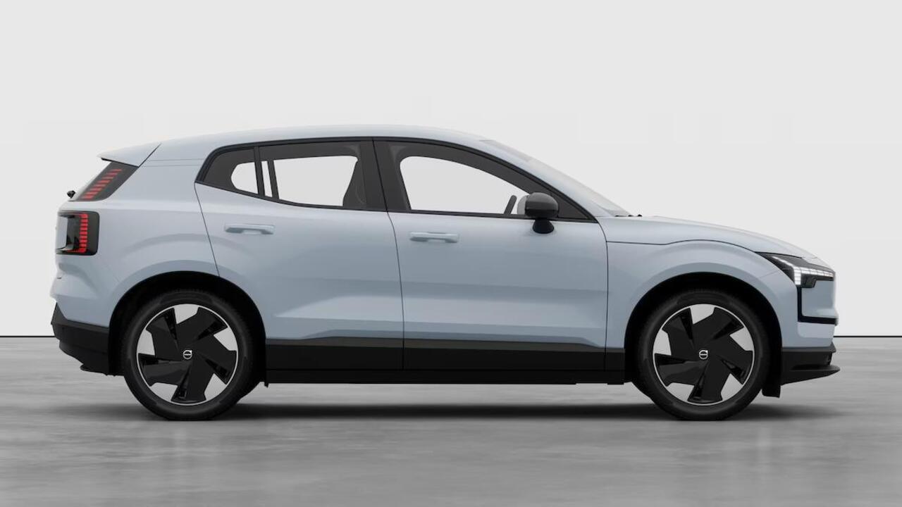 Volvo EX30 Single Motor Extended Range Europa 69 kWh | Dec. 2025 Leverbaar| 17% Bijtelling* | Elektrische Verstelbare Voorstoelen | Climate Pack | Harman Kardon Soundbar | Keyless | Parkeercamera | Elektrische Kofferklep |