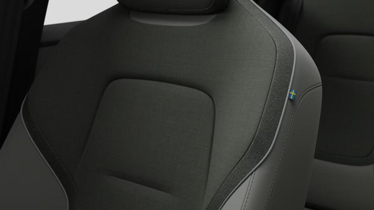 Volvo EX30 Single Motor Extended Range Europa 69 kWh | Dec. 2025 Leverbaar | 17% Bijtelling* | Climate Pack | Elektrische Verstelbare Voorstoelen | Google Infotainment | Harman Kardon Soundbar | Parkeercamera | Adaptieve Cruise Control | BLIS | Keyless | Elektrische