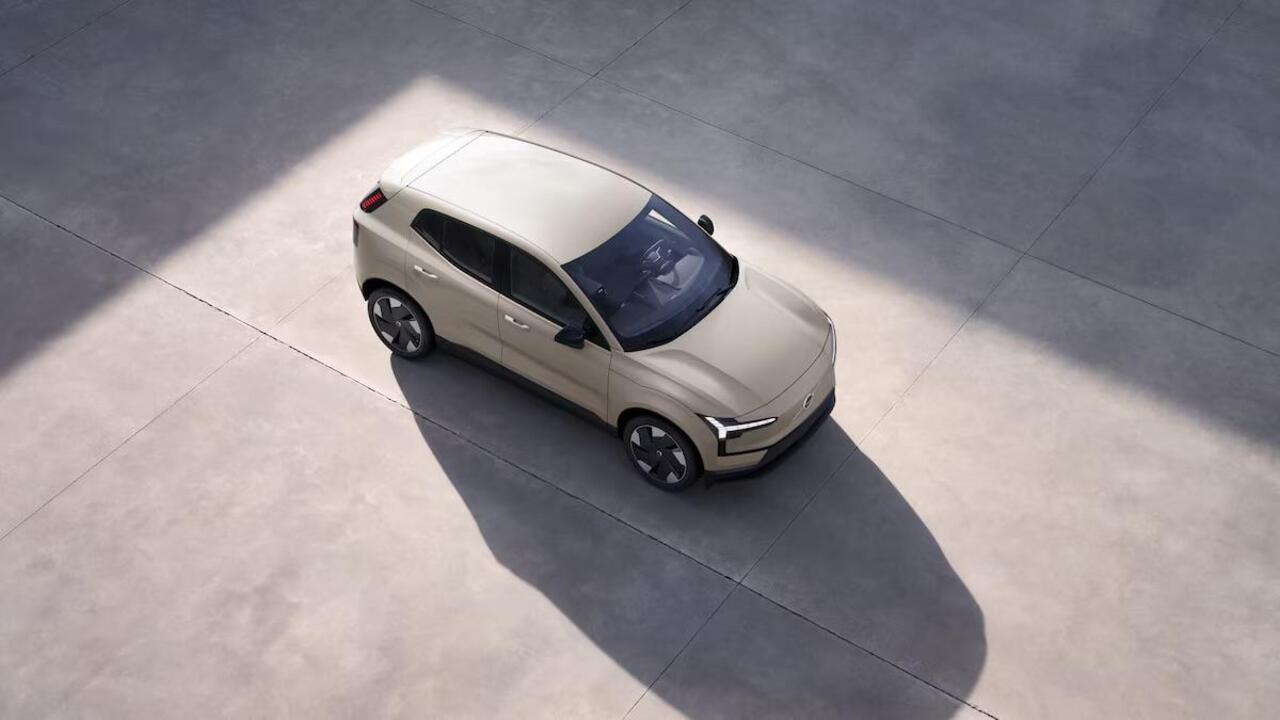 Volvo EX30 Single Motor Extended Range Europa 69 kWh | Dec. 2025 Leverbaar | 17% Bijtelling* | Climate Pack | Elektrische Verstelbare Voorstoelen | Google Infotainment | Harman Kardon Soundbar | Parkeercamera | Adaptieve Cruise Control | BLIS | Keyless | Elektrische