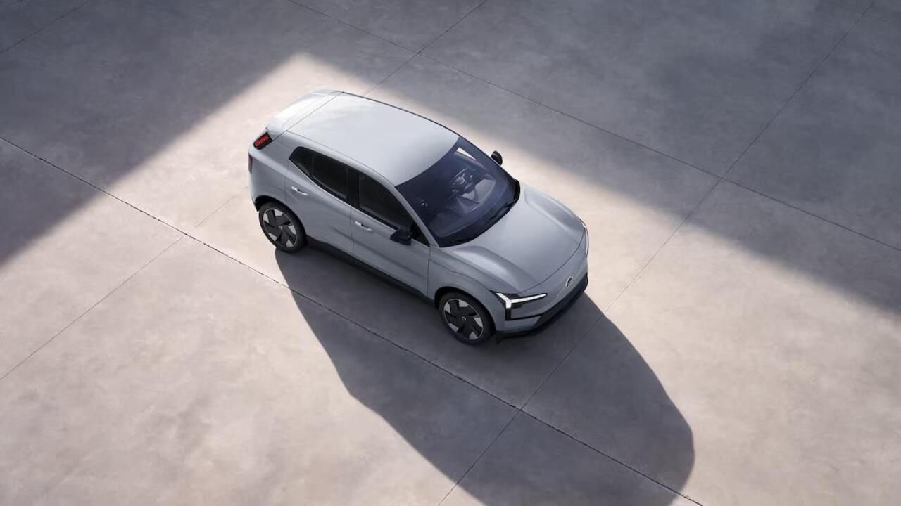 Volvo EX30 Single Motor Extended Range Europa 69 kWh | Dec. 2025 Leverbaar | 17% Bijtelling* | Climate Pack | Elektrische Verstelbare Voorstoelen | Google Infotainment | Harman Kardon Soundbar | Parkeercamera | Adaptieve Cruise Control | BLIS | Keyless | Elektrische