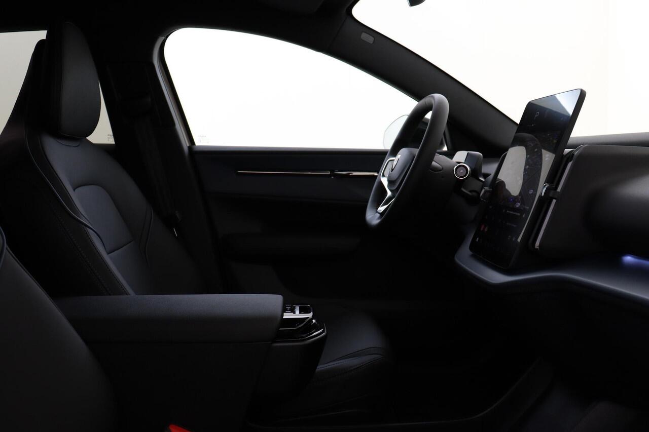 Volvo EX30 SINGLE MOTOR EXTENDED RANGE PLUS EUROPA 69 kWh -PANO.DAK|ELEK.STOELEN|HARMAN/KARDON|AUT.PARKEREN|360°CAM|PRIVACY.GLAS|20"|LEDER