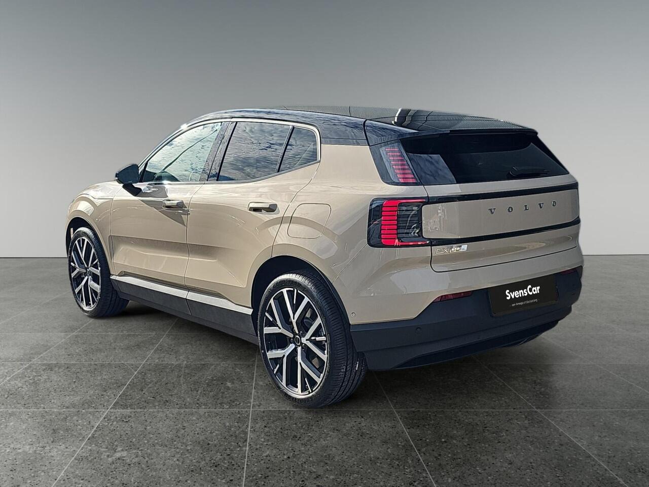 Volvo EX30 Twin Motor Performance Europa Sport 69 kWh | Panoramadak | Stoelverwarming | 428 PK | Harman/Kardon |