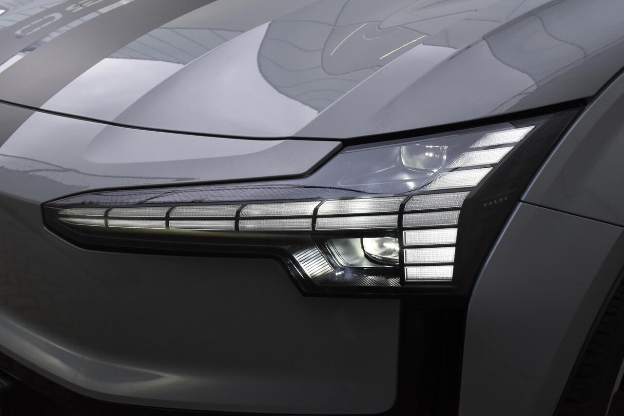 Volvo EX30 272PK Single Motor Extended Range Core / Heico verlagingsset / 20" velgen / Adaptieve Cruise Control / Climate Pack / Extra getint glas / Dodehoek Detectie / Parkeersensoren / Achteruitrijcamera