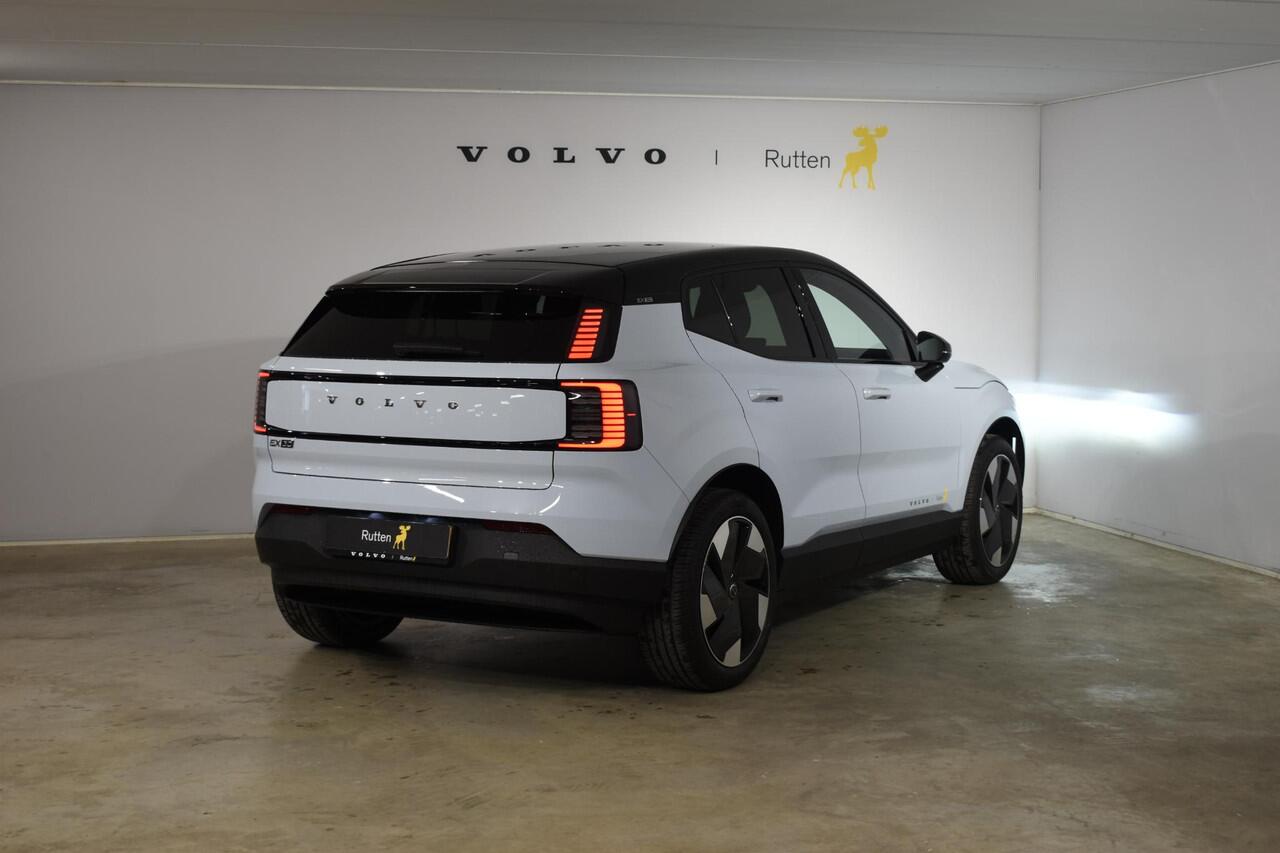 Volvo EX30 272PK Single Motor Extended Range Plus Adaptieve Cruise Control / Elektrische achterklep / Achteruitrijcamera / Parkeersensoren V+A / Harman Kardon / 19" lichtmetalen velgen