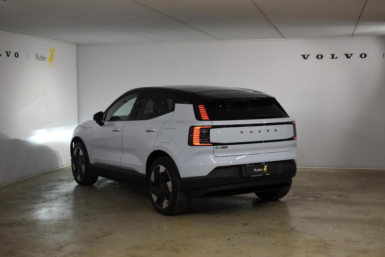 Volvo EX30 272PK Single Motor Extended Range Plus Adaptieve Cruise Control / Elektrische achterklep / Achteruitrijcamera / Parkeersensoren V+A / Harman Kardon / 19" lichtmetalen velgen