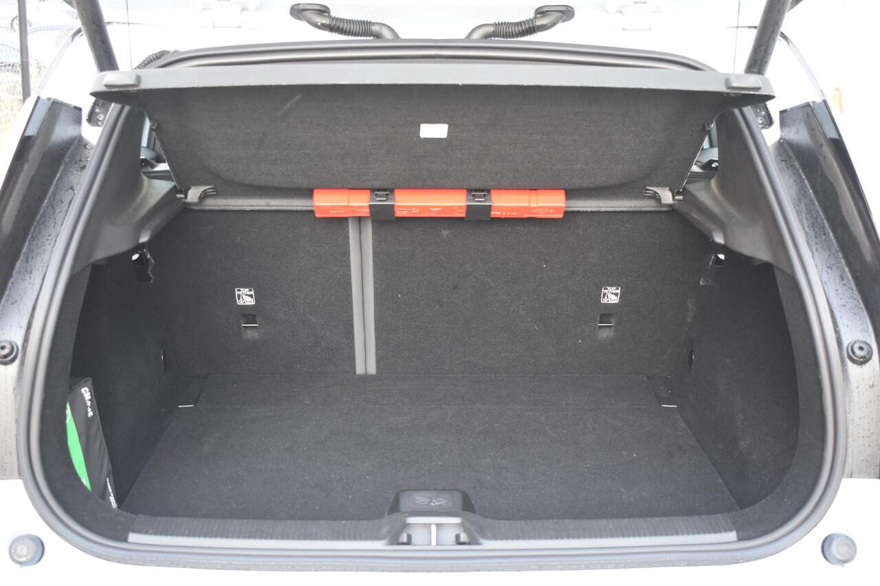 Volvo EX30 272PK Single Motor Extended Range Plus Adaptieve Cruise Control / Elektrische achterklep / Achteruitrijcamera / Parkeersensoren V+A / Harman Kardon / 19" lichtmetalen velgen