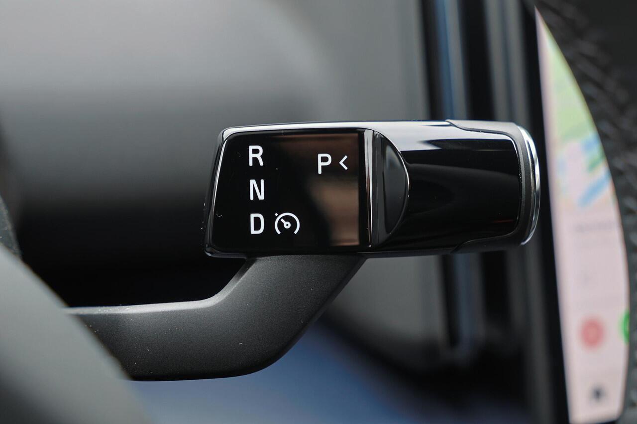 Volvo EX30 Core 51 kWh - Adaptive Cruise Control - Parkeercamera achter - Apple Carplay & Android Auto - Parkeersensoren achter - Extra getint glas - 18' LMV