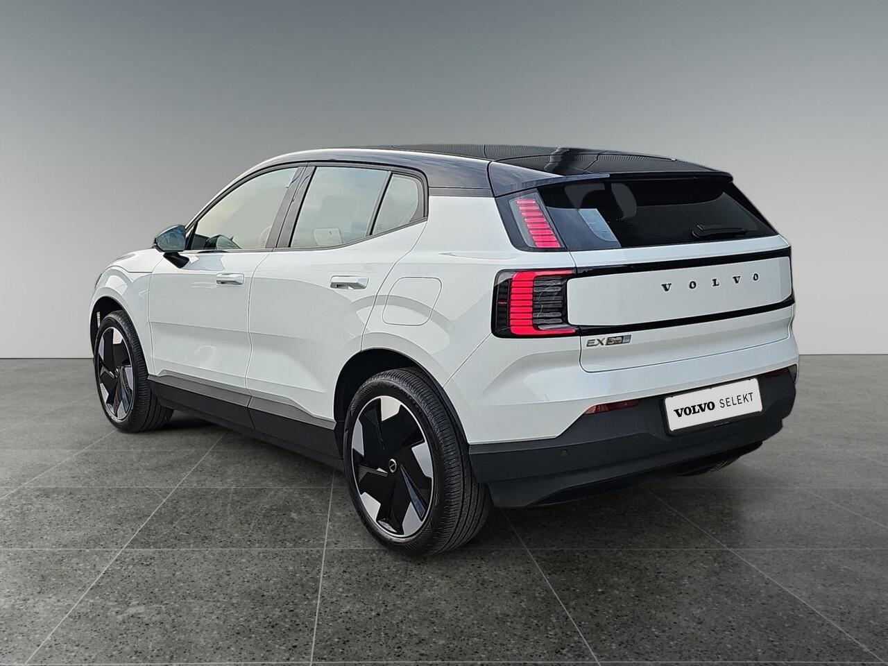 Volvo EX30 Single Motor Extended Range Plus 69 kWh | PRIVATE LEASE VANAF: ¤694 p.m. | Stoelverwarming | Keyless Entry | Harman/Kardon |