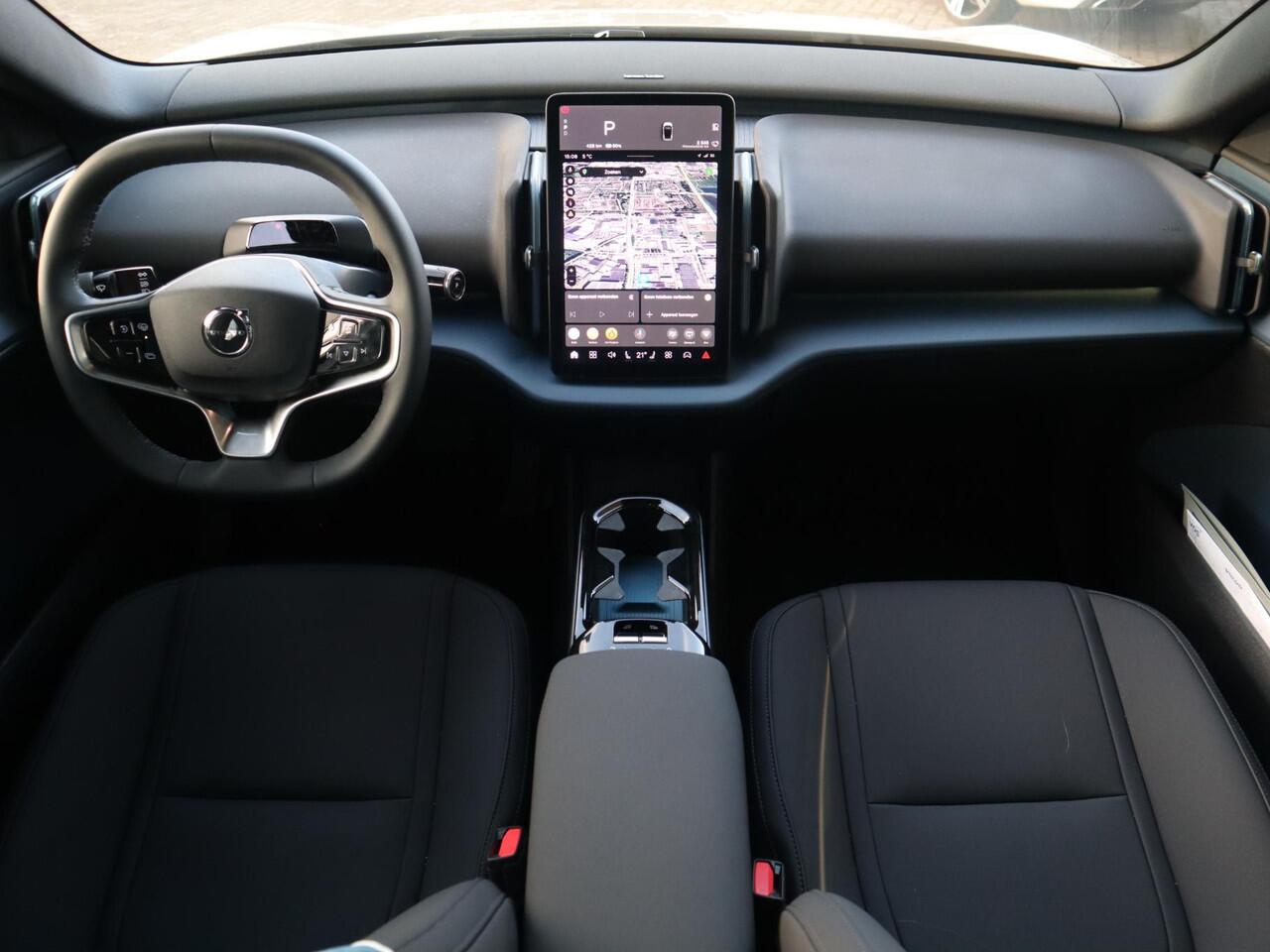 Volvo EX30 Single Motor Extended Range Ultra 69 kWh | Verwarmbare voorstoelen| Stuurwielverwarming| 360* Camera| Panoramadak| Harman Kardon audiosysteem|