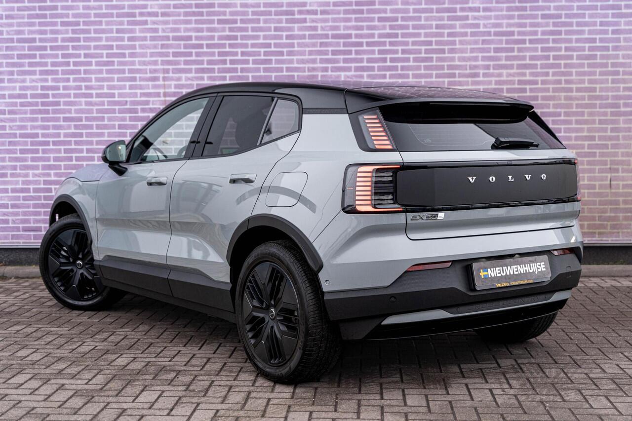 Volvo EX30 Cross Country Twin Motor Performance 69 kWh Ultra | Google | Panoramadak | Elek. Stoelen | Adaptieve Cruise Control | Harman Kardon Audio | Stoel-/Stuurverwarming | Trekhaak | 360 Camera | Elek. Achterklep | Getint Glas | Dodehoekdetectie | Pilot Assist |