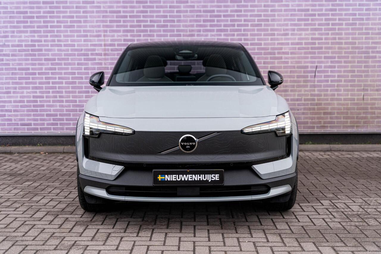 Volvo EX30 Cross Country Twin Motor Performance 69 kWh Ultra | Google | Panoramadak | Elek. Stoelen | Adaptieve Cruise Control | Harman Kardon Audio | Stoel-/Stuurverwarming | Trekhaak | 360 Camera | Elek. Achterklep | Getint Glas | Dodehoekdetectie | Pilot Assist |