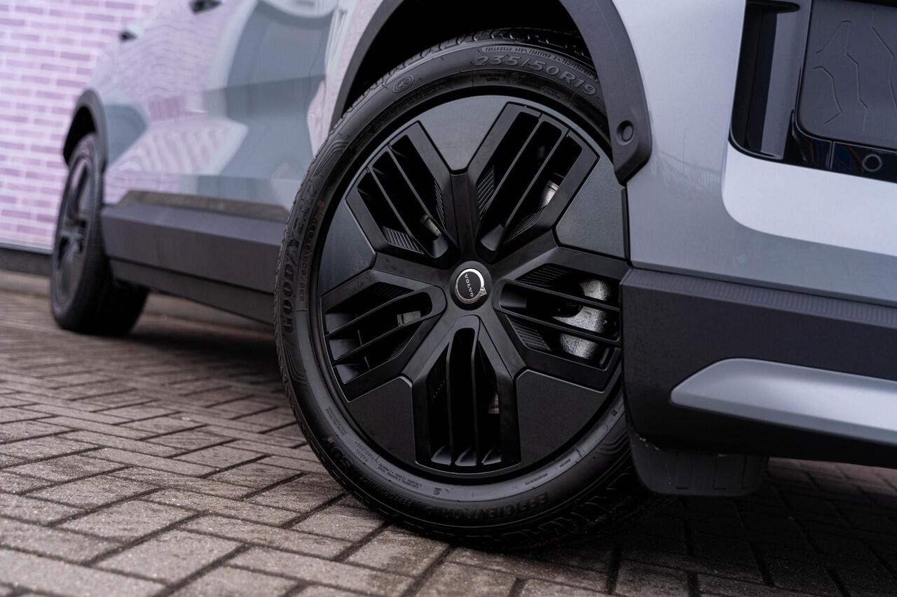Volvo EX30 Cross Country Twin Motor Performance 69 kWh Ultra | Google | Panoramadak | Elek. Stoelen | Adaptieve Cruise Control | Harman Kardon Audio | Stoel-/Stuurverwarming | Trekhaak | 360 Camera | Elek. Achterklep | Getint Glas | Dodehoekdetectie | Pilot Assist |