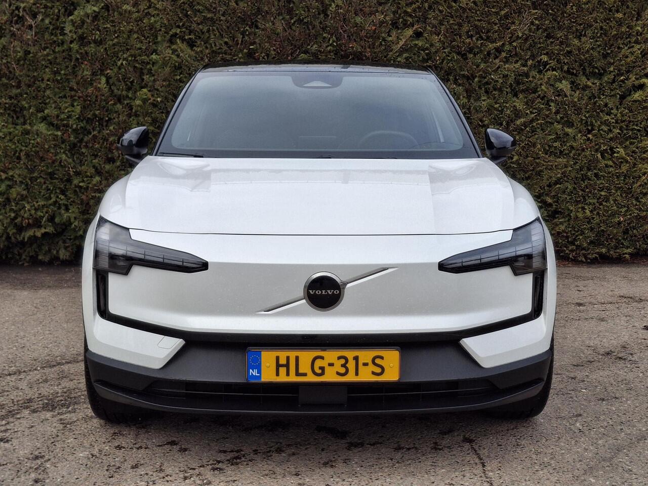 Volvo EX30 Single Motor Extended Range Plus 69 kWh | Pilot Assist | BLIS | Harman/Kardon |
