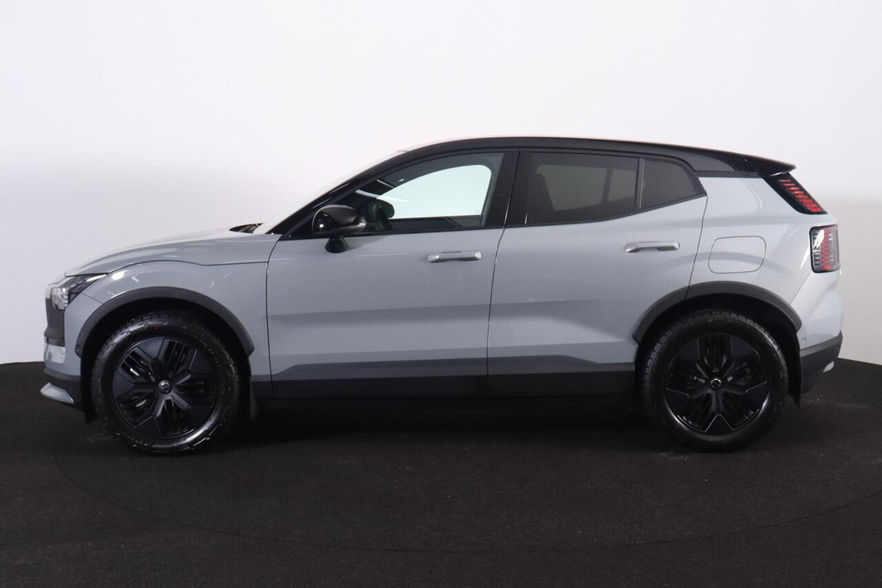 Volvo EX30 Cross Country Twin Motor Performance Ultra 69 kWh Adaptieve cruise control - Panoramadak - Elektrisch verstelbare stoelen - 360º Camera - Verwarmbare voorstoelen & stuuwiel - Harman Kardon Audio - Keyless - Elektrisch bedienbare achterklep - Getinte rame