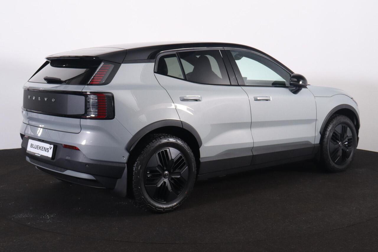 Volvo EX30 Cross Country Twin Motor Performance Ultra 69 kWh Adaptieve cruise control - Panoramadak - Elektrisch verstelbare stoelen - 360º Camera - Verwarmbare voorstoelen & stuuwiel - Harman Kardon Audio - Keyless - Elektrisch bedienbare achterklep - Getinte rame