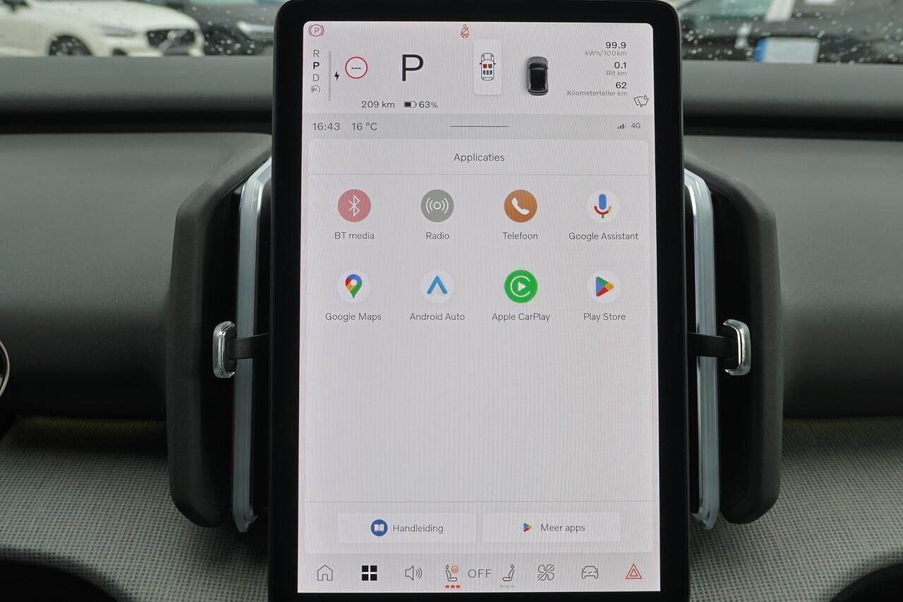 Volvo EX30 Cross Country Twin Motor Performance Ultra 69 kWh Adaptieve cruise control - Panoramadak - Elektrisch verstelbare stoelen - 360º Camera - Verwarmbare voorstoelen & stuuwiel - Harman Kardon Audio - Keyless - Elektrisch bedienbare achterklep - Getinte rame