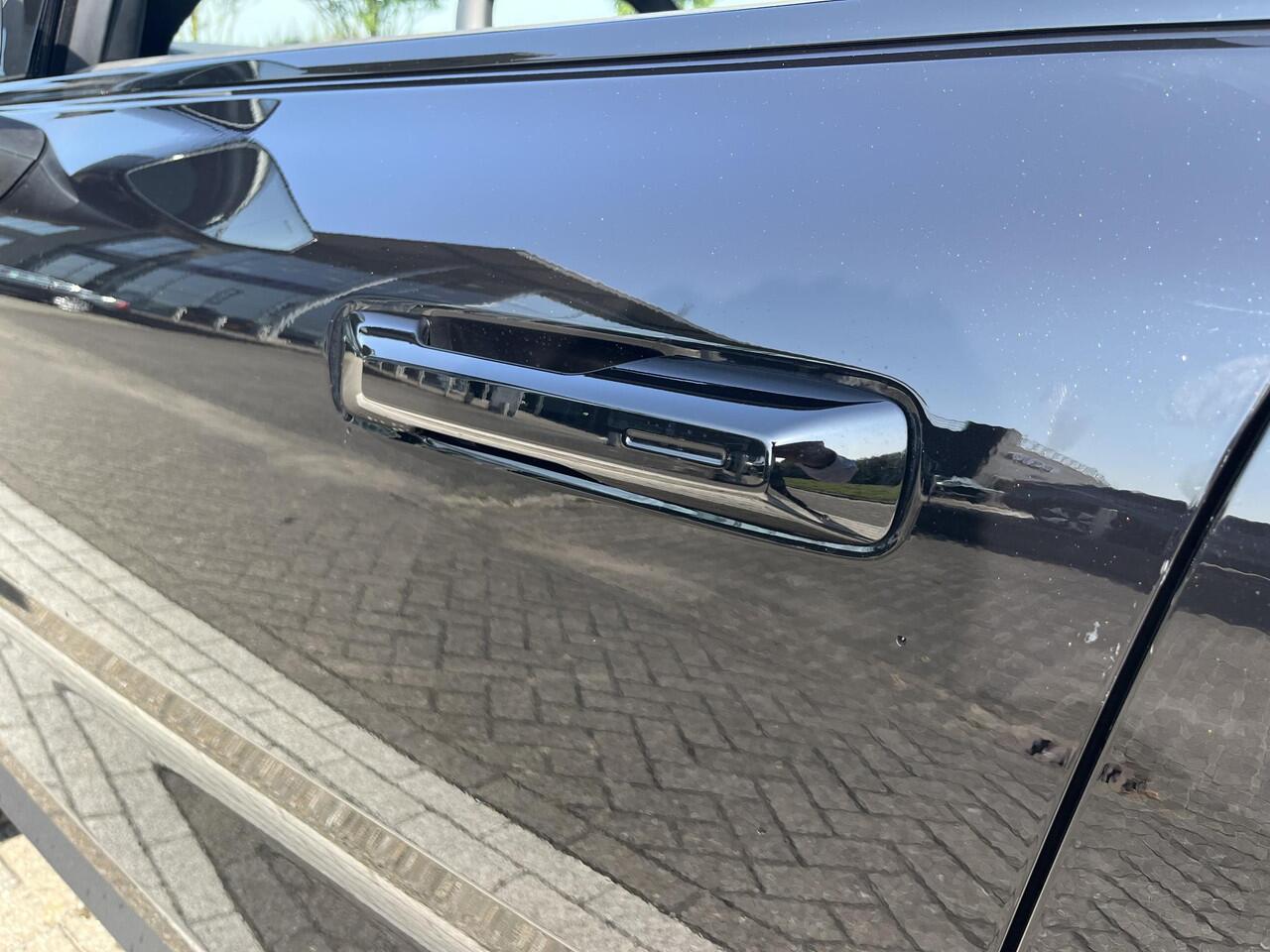 Volvo EX30 Extended Range Ultra 69 kWh | Getinte Ramen | nieuw uit voorraad | rijdende DEMO |