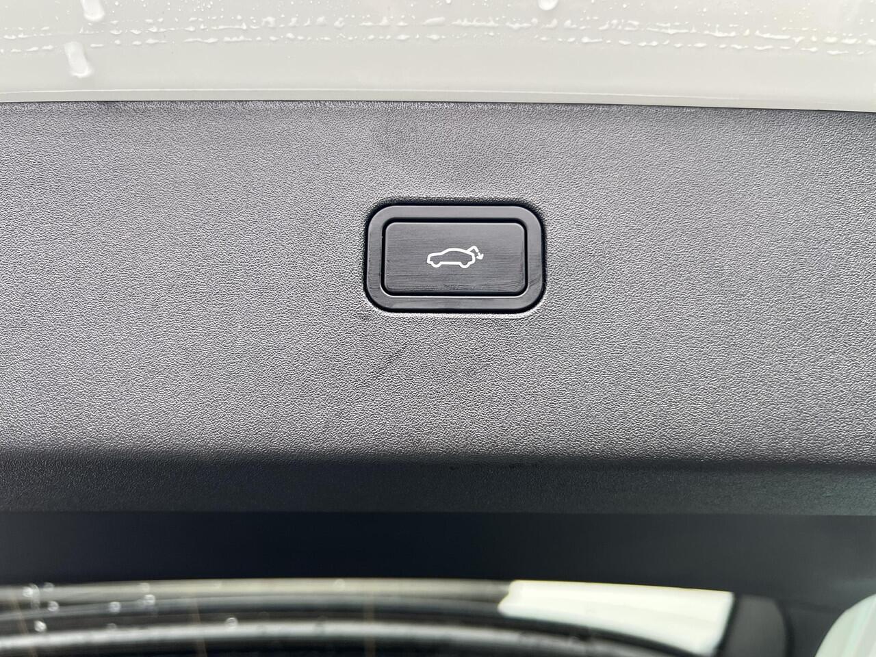 Volvo EX30 Single Motor Extended Range Plus 69 kWh Automaat, Pilot assist, BLIS, Stoelverwarming, Stuurverwarming, 20 inch wielen, 17% bijtelling, kenteken 2025