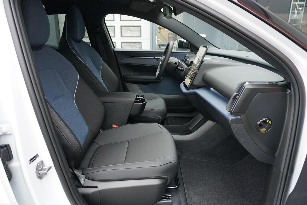 Volvo EX30 Single Motor Extended Range Plus 69 kWh * NIEUWSTAAT * + HARMAN KARDON / PARELMOER LAK