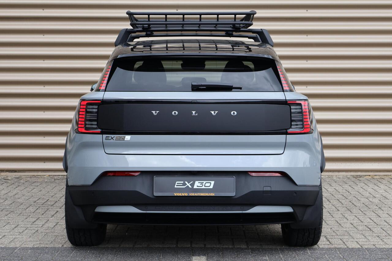 Volvo EX30 Cross Country Twin Motor Performance Ultra 69 kWh | *Experience-pakket | Panoramadak | Harman Kardon