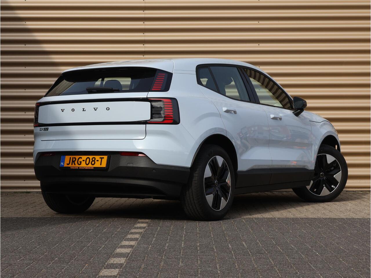 Volvo EX30 Single Motor Plus Europa 51 kWh | Climate pack | Elektr. stoelen