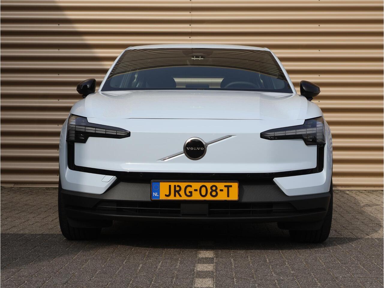 Volvo EX30 Single Motor Plus Europa 51 kWh | Climate pack | Elektr. stoelen