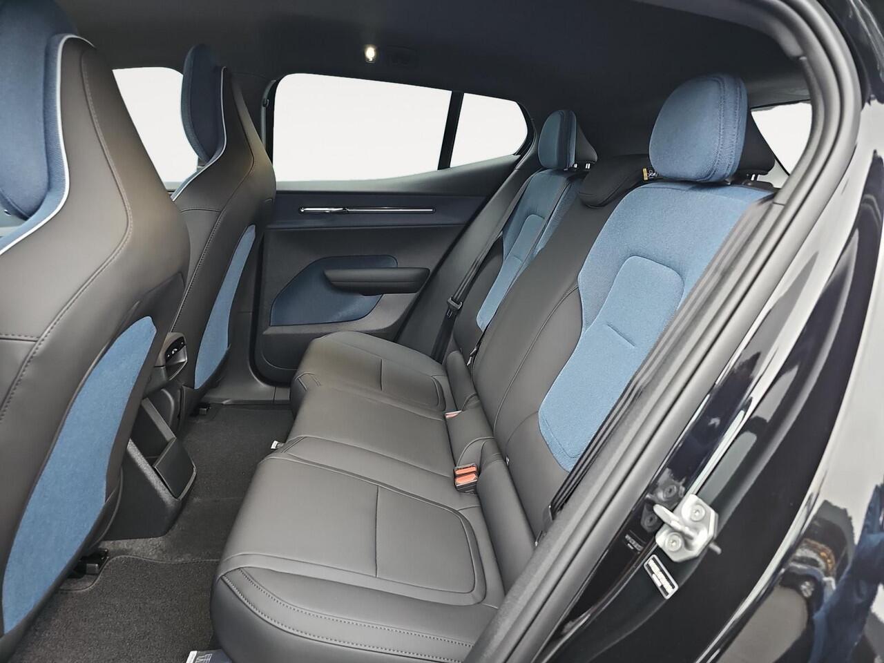 Volvo EX30 Single Motor Extended Range Plus 69 kWh | Europa editie | Harman Kardon | Stuur- stoelverwarming | Elektrische stoelen |