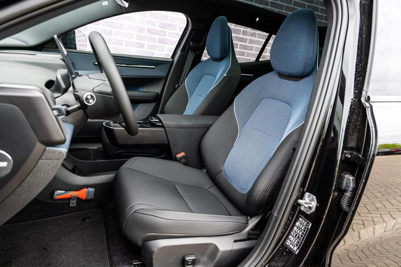 Volvo EX30 Cross Country Twin Motor Performance AWD 69 kWh Ultra | Trekhaak | 4x4 | Adaptieve Cruise | Stoel-/Stuurverwarming | Keyless | 360 Camera | Panoramadak | Elektr. Stoelen | Harman Kardon Audio | Elek. Achterklep | Getint Glas |