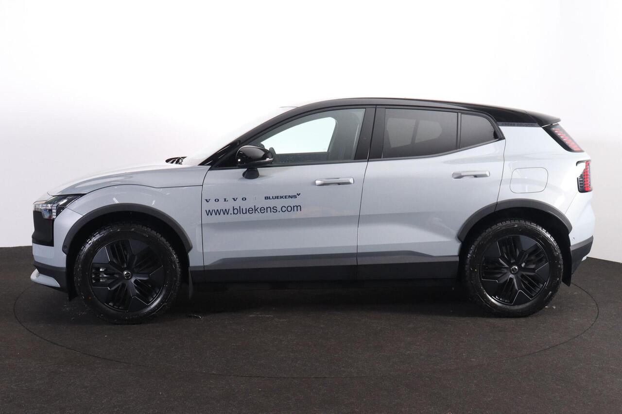Volvo EX30 Cross Country Twin Motor Performance Ultra 69 kWh Adaptieve cruise control - Panoramadak - Elektrisch verstelbare stoelen - 360º Camera - Verwarmbare voorstoelen & stuuwiel - Harman Kardon Audio - Keyless - Elektrisch bedienbare achterklep - Getinte ramen
