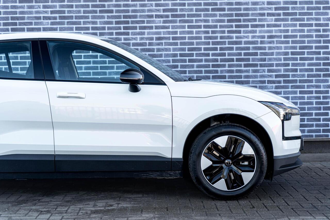 Volvo EX30 Single Motor 51 kWh Core | Google | Stoel-/Stuurverwarming | Warmtepomp | DAB | Park Assist | LED Koplampen | Apple Carplay/Android Auto | 18" LM
